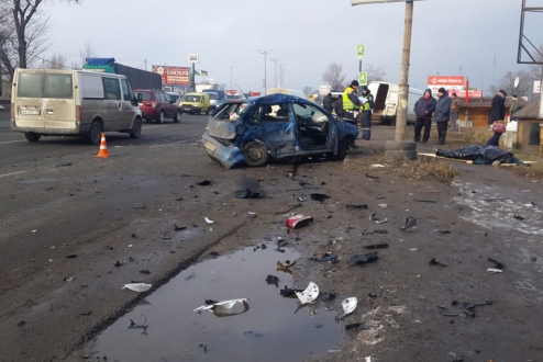 У Києві на Великій окружній дорозі зіткнулися чотири автомобілі