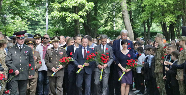 У Солом’янському районі відзначили День пам’яті та примирення і 73-ї річниці перемоги над нацизмом у Другій світовій війні